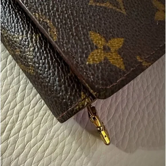 Louis Vuitton Monogram Porte-Monnaie Billets Tresor Wallet (authentic)